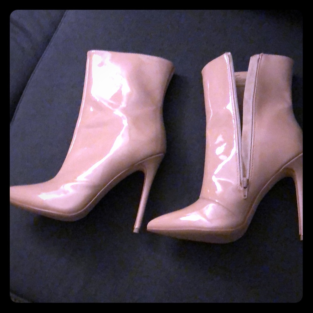Steve Madden 8.5 Wagner in Blush-never worn out